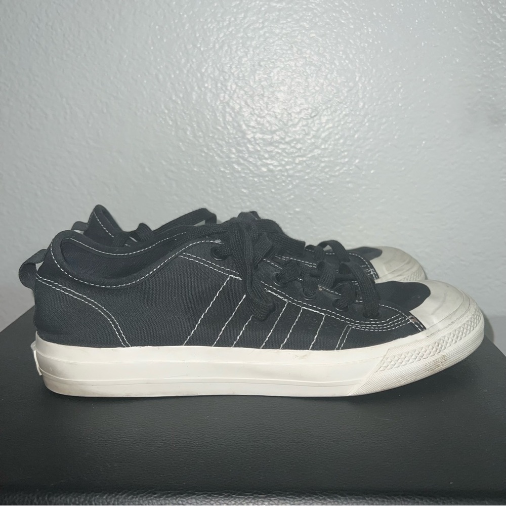 Adidas Nizza Mens Sneakers size 9